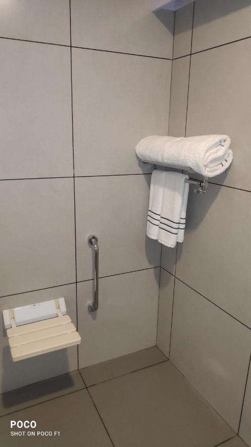 Emperor-Hotel Rachana Continental Pvt Ltd Kizhake Chalakudi Екстер'єр фото