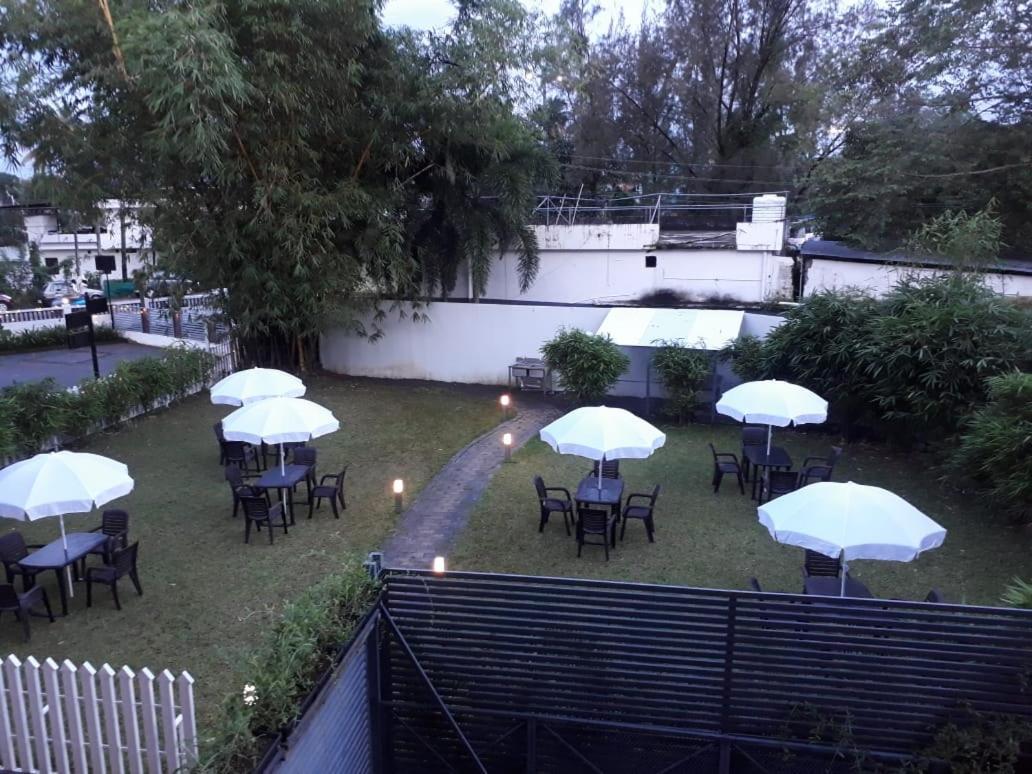 Emperor-Hotel Rachana Continental Pvt Ltd Kizhake Chalakudi Екстер'єр фото