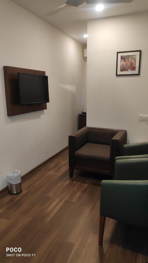 Emperor-Hotel Rachana Continental Pvt Ltd Kizhake Chalakudi Екстер'єр фото