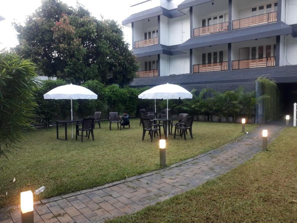 Emperor-Hotel Rachana Continental Pvt Ltd Kizhake Chalakudi Екстер'єр фото